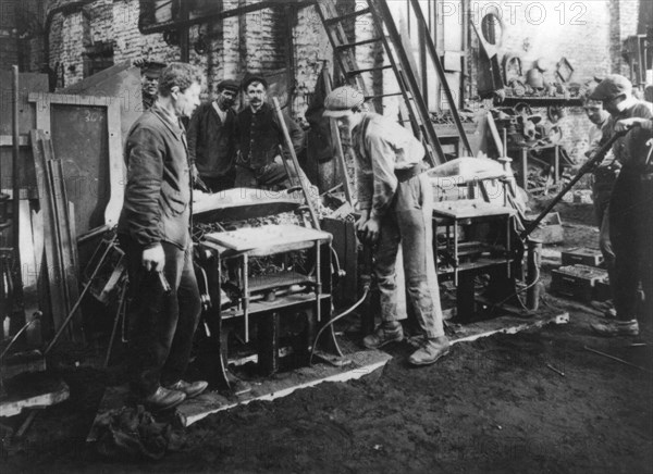 Béthune, Fabrique de grenades à main (mai 1915)