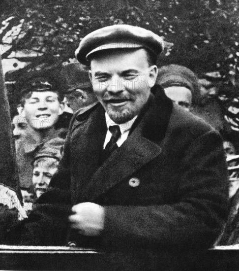 May 1st, 1919, Moscow. Lenin visiting the workers at the Roubliovo pumping station