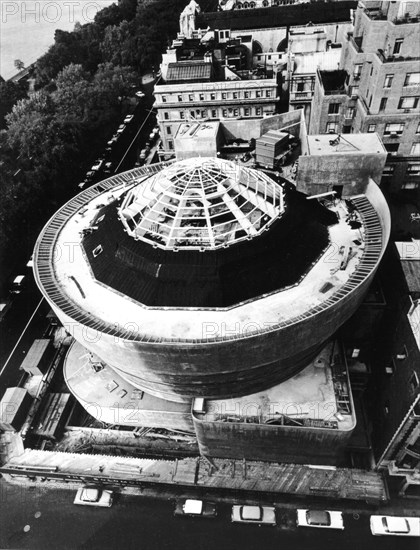 New York. 5th Avenue. Aerial view of the Solomon Guggenheim Museum, built by architect Franck Lloyd Wright