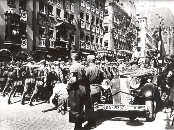 Nuremberg congress. Hitler saluting his troops