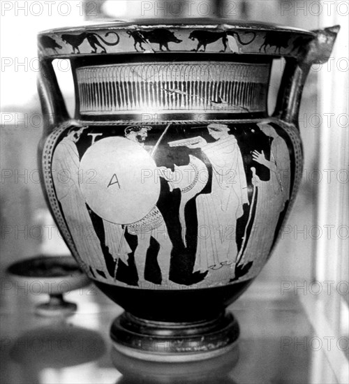Vase depicting the warrior's departure