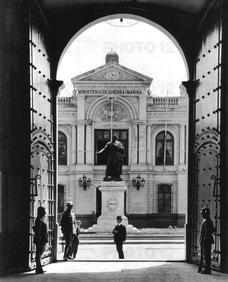 Santiago. The Moneda Palace