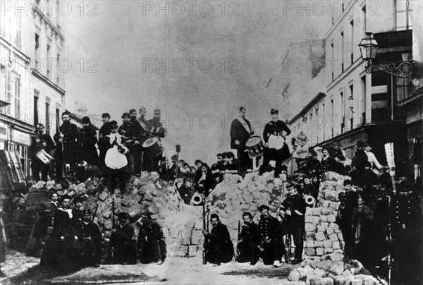 The Paris Commune - barricade in the rue de Charonne - 1871