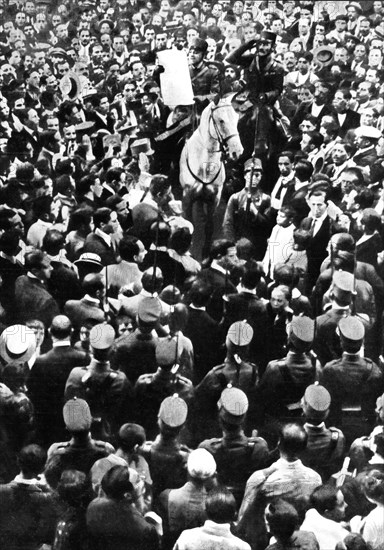 Proclamation of the state of siege in Madrid and establishment of a military directory presided by Captain (General) Primo de Rivera