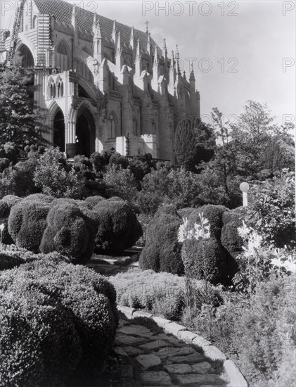 Unfinished Washington cathedral, 1930