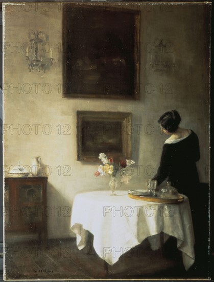 Holsoe, Woman before a table with flowers