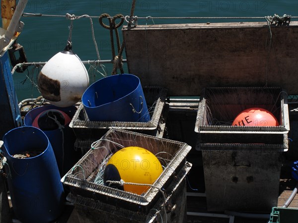 Bouees sur un bateau de peche