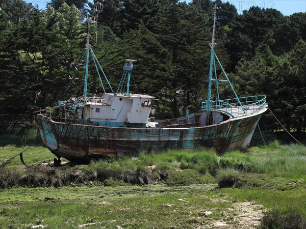 Wreck in Le Diben, Plougasnou, Finistere