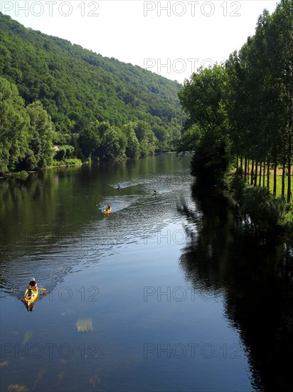 Canoes sur la Dordogne