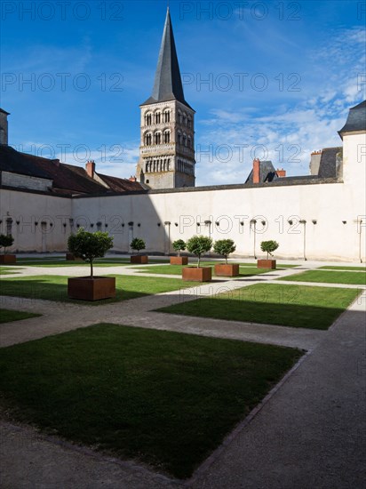 Prieuré Notre-Dame de La Charite-sur-Loire