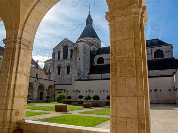 Prieuré Notre-Dame de La Charite-sur-Loire