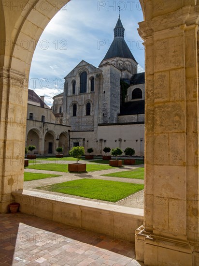 Prieuré Notre-Dame de La Charite-sur-Loire