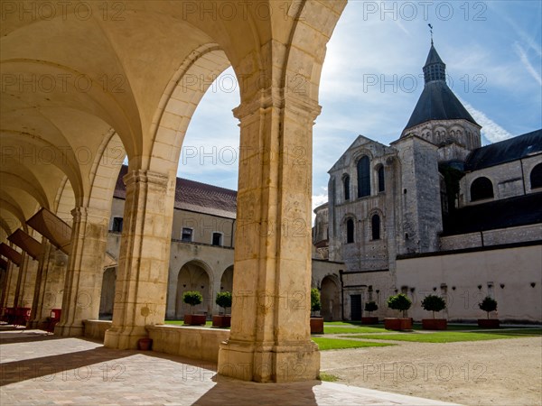 Prieuré Notre-Dame de La Charite-sur-Loire