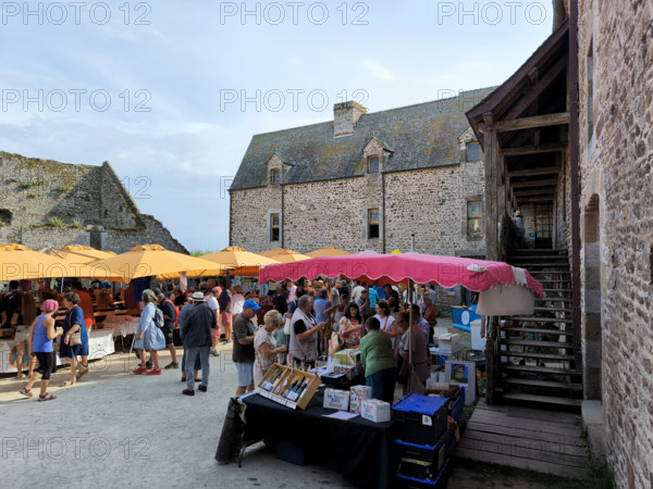 Marché à Regnéville-sur-Mer