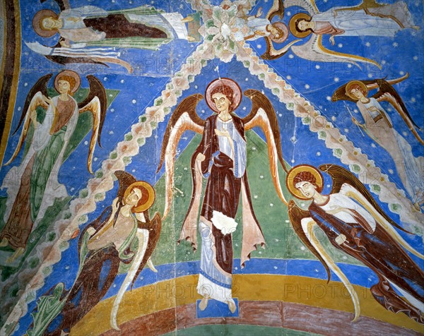 Angels on the central vault of the Marienberg crypt