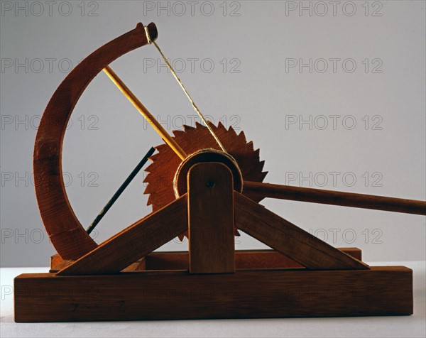 Maquette d'une machine de guerre dessinée par Léonard de Vinci