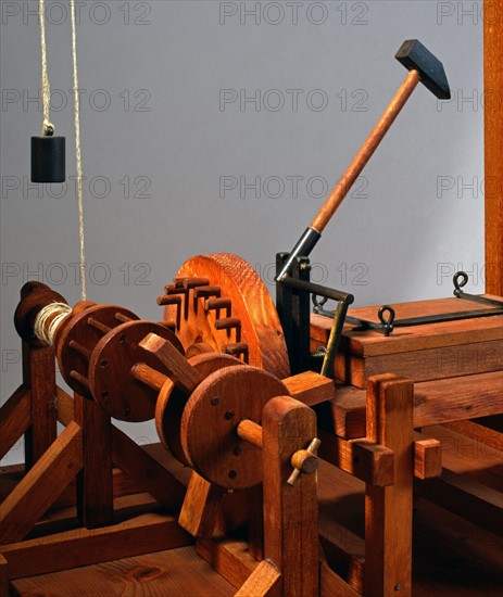 Maquette d'une machine réalisée d'après un dessin de Léonard de Vinci