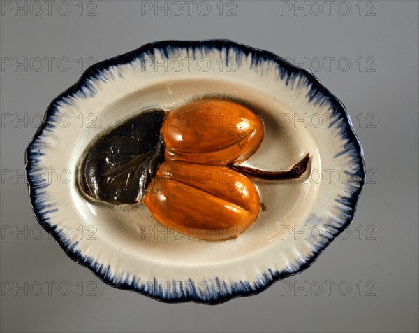 Small ornamental dish with fruit relief