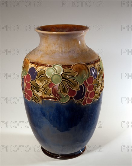 "Royal Doulton" Vase