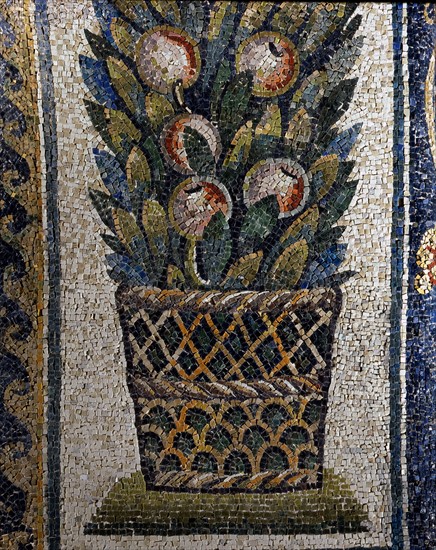 Mausoleum of Galla Placidia in Ravenna: detail of the vault of a lunette