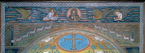 Basilique Sant'Apollinare in Classe à Ravenne, frise, arche, et partie haute de l'abside
