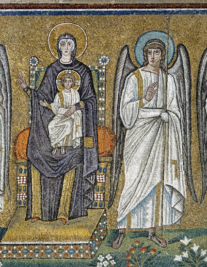 Basilica of Sant'Apollinare Nuovo, Ravenna: Maestà, surrounded by archangels