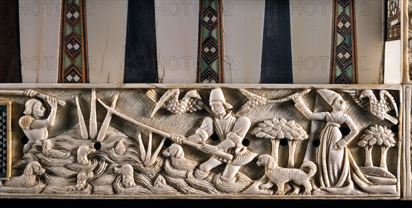 Ivory chessboard, ebony wood and iron. Detail. Duck hunting in the pond. The drummers with the dogs.