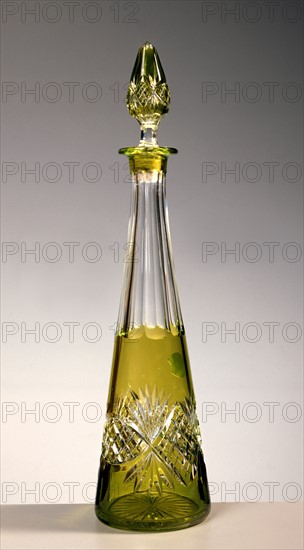 Bouteille de liqueur en cristal vert