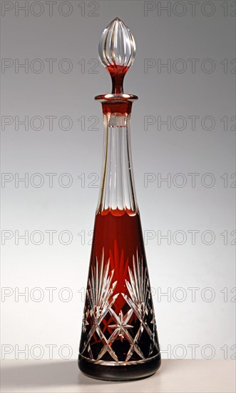 Bouteille de liqueur en cristal amaranthe