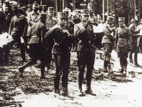 Le général Autrichien Conrad von Hotzendorf et son Etat Major sur le front italien, en 1916