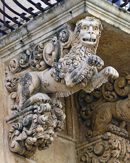 Console du Palais Nicolaci-Villadorata à Noto (Sicile)