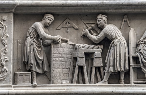 L'art des maîtres de la pierre et du bois, relief de l'église Orsanmichele à Florence (Italie)