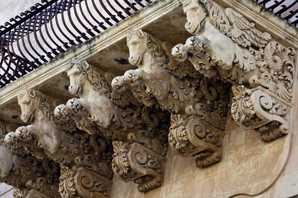 Consoles du Palais Nicolaci-Villadorata à Noto (Sicile)