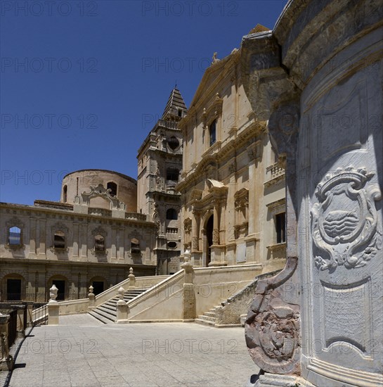 Eglise Saint-François-d'Assise à l'Immaculée et monastère de San Salvatore, à Noto (Sicile)