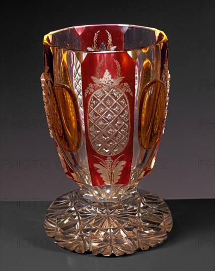 Verre en cristal de Bohême, gravé de motifs floraux