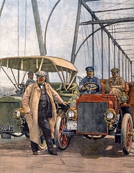 L’inventeur américain Thomas Edison fait un essai avec son nouveau moteur de voiture (1906)