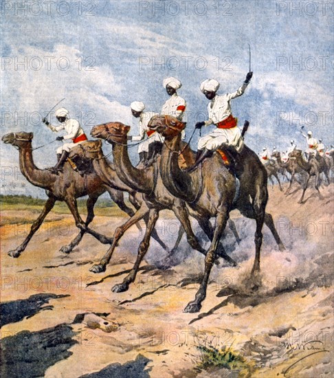 Guerre italo-turque : troupes indigènes de la colonie d'Erythrée en Tripolitaine, en reconnaissance vers les tranchées ennemies à dos de chameau (1912)