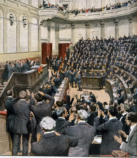 Réouverture du Parlement italien lors de la séance du 22 février 1912 : 472 députés acclament l'armée, et la conquête de la Libye (1912)