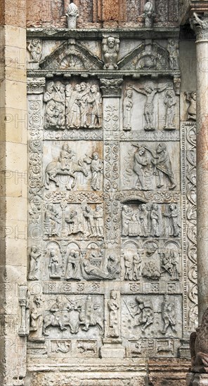 Panneau latéral gauche du portail de la basilique San Zeno Maggiore à Vérone