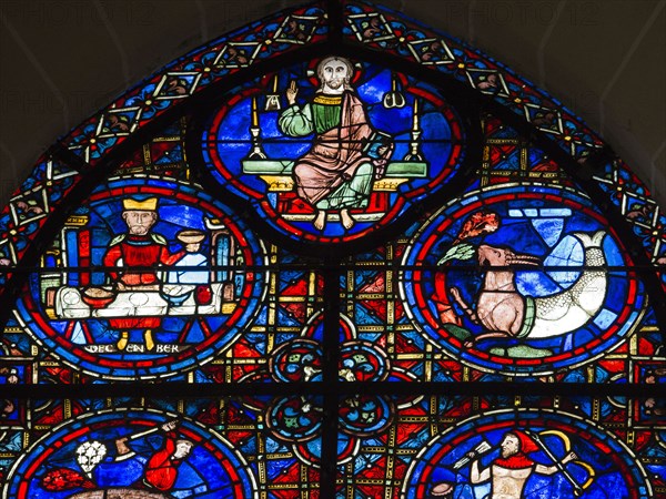 Vitrail du Zodiaque et des travaux des mois (vitrail de Chartres)