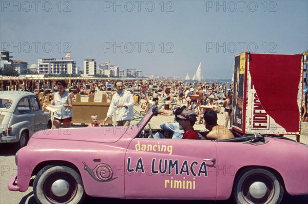 Une plage de Rimini en Italie