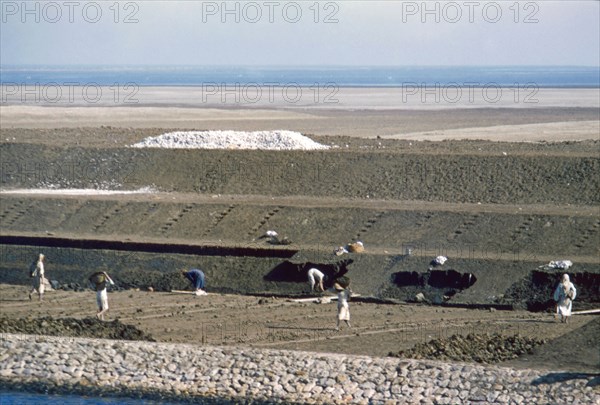 Crossing the Suez Canal, 1958