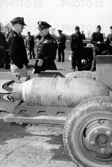 Concertation du commandement de l'invasion à la base de la VIIIe armée de l'air US, en Angleterre (début 1944)