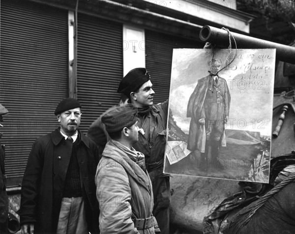 2e division blindée française à Strasbourg (France) 25 novembre 1944.