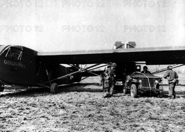 Les troupes aéroportées américaines atterrissent près de Wesel (Allemagne) 24 mars1945