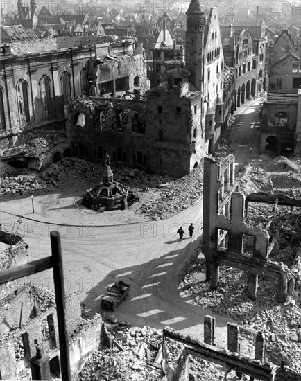 Ville de Worms en Allemagne détruite par les bombardements. 21 mars 1945