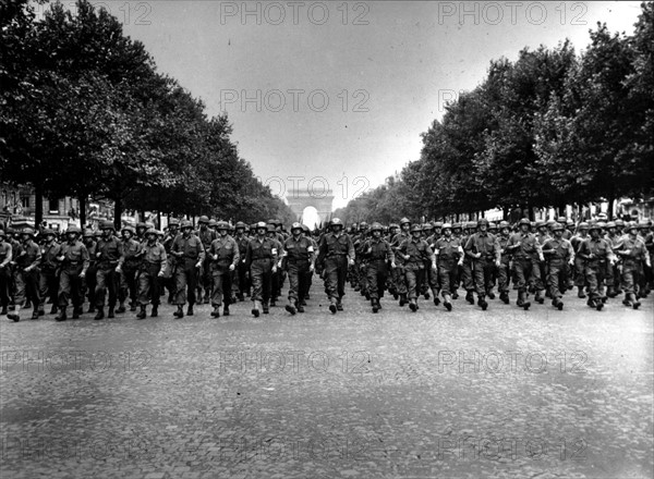 Défilé des soldats américains dans Paris (France) 25 août 1944