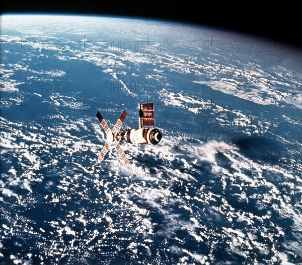 Skylab in Earth orbit from command ship (June 22, 1973)