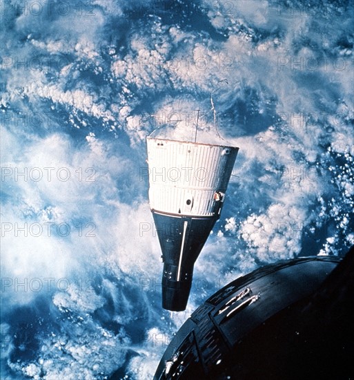 Gemini 7 spacecraft from Gemini 6 spacecraft (December 15, 1965)