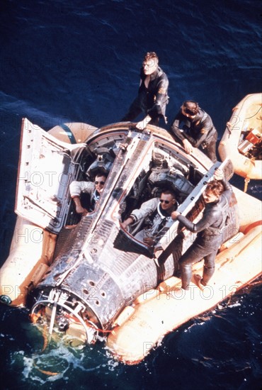 Gemini 8 astronauts await pick-up in Pacific (March 17, 1966)